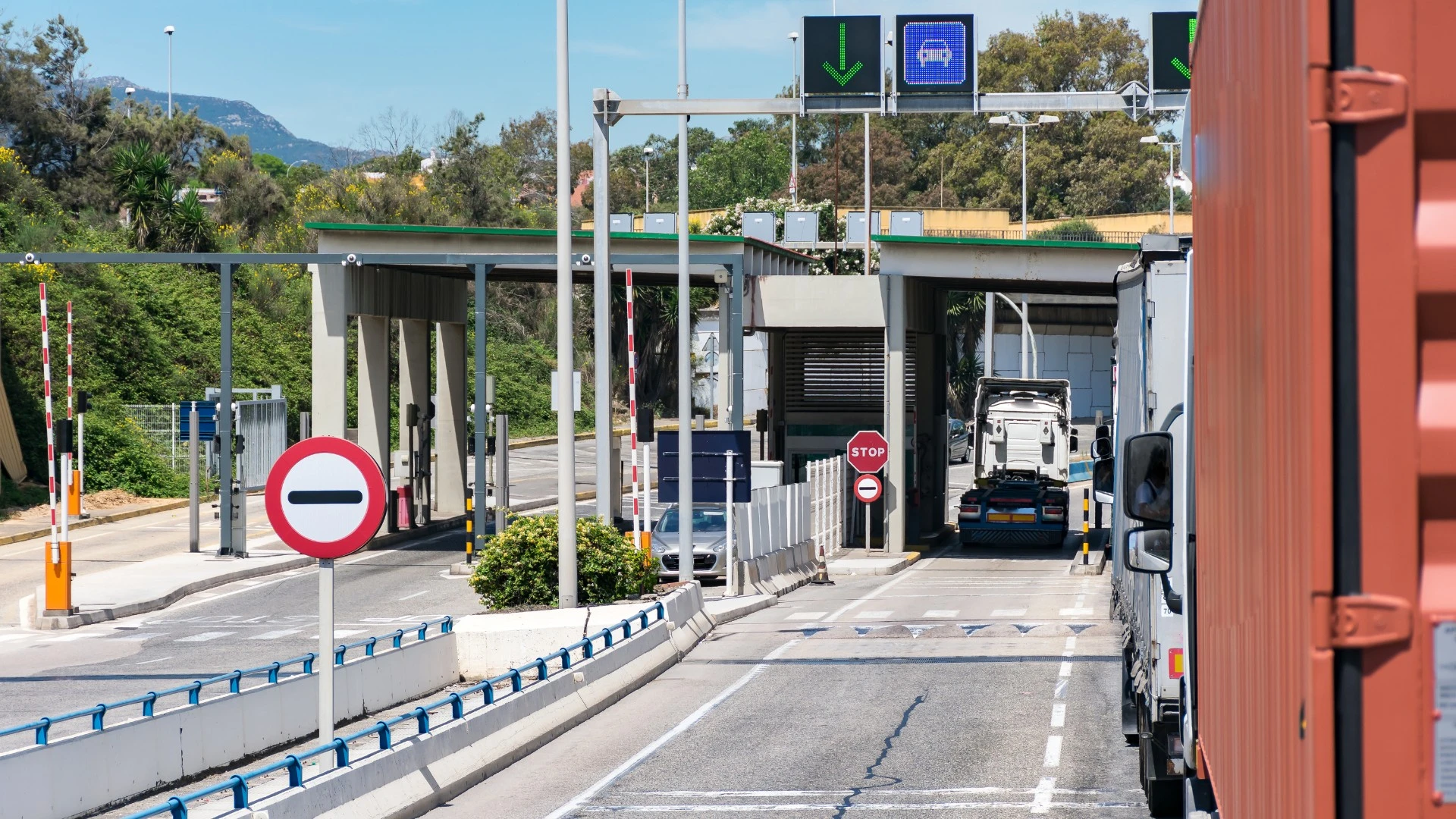 customs freight clearance, customs cargo clearance, first domestic mile after customs, customs freight checks, customs cargo check